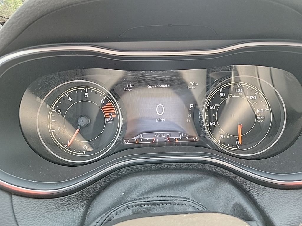 Used 2023 Gray Jeep Altitude image 11