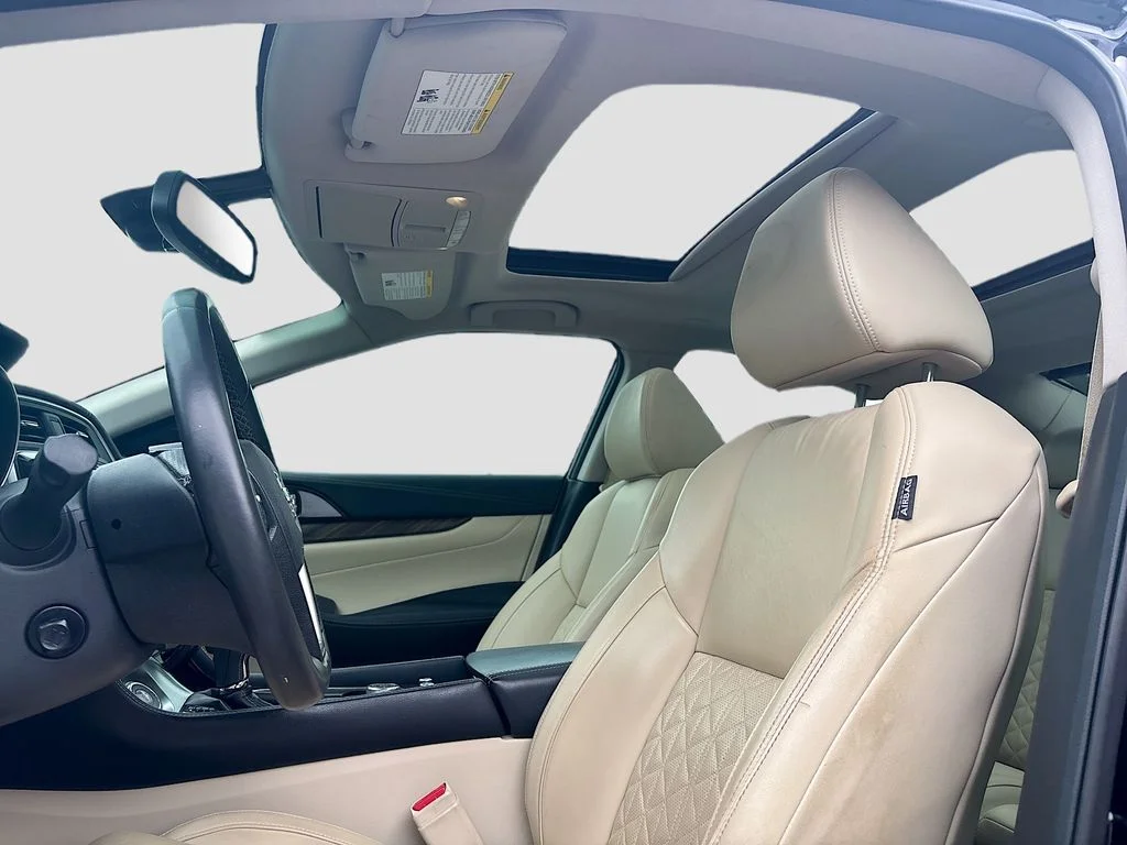 Used 2016 Black Nissan Platinum image 31