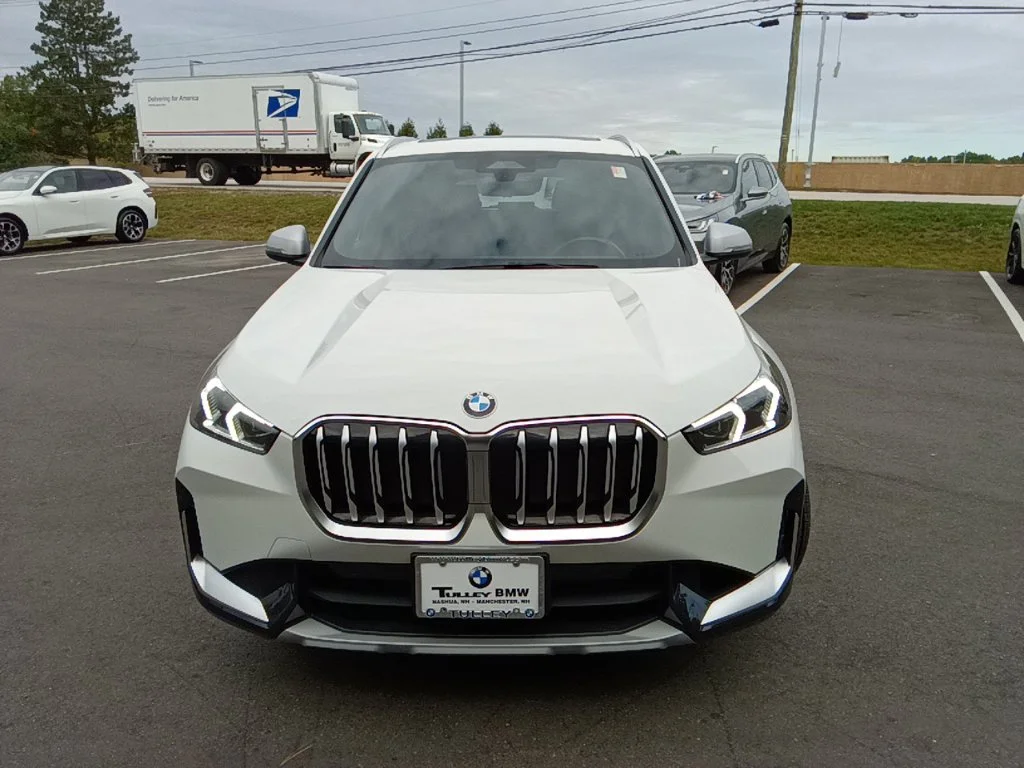 Certified Used 2023 White BMW xDrive28i image 5