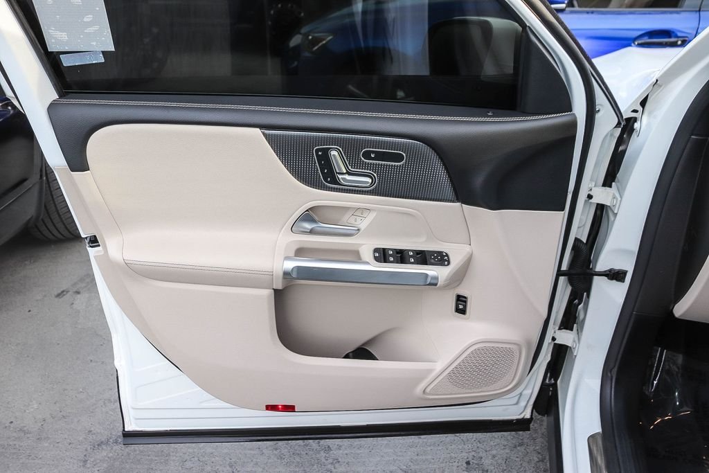 Used 2021 Polar White Mercedes-Benz GLB 250 image 24