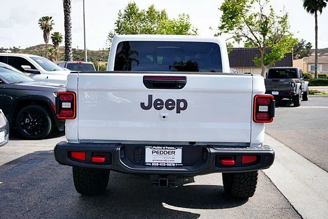 New 2026 Bright White Clear-Coat Exterior Paint Jeep Rubicon X image 11