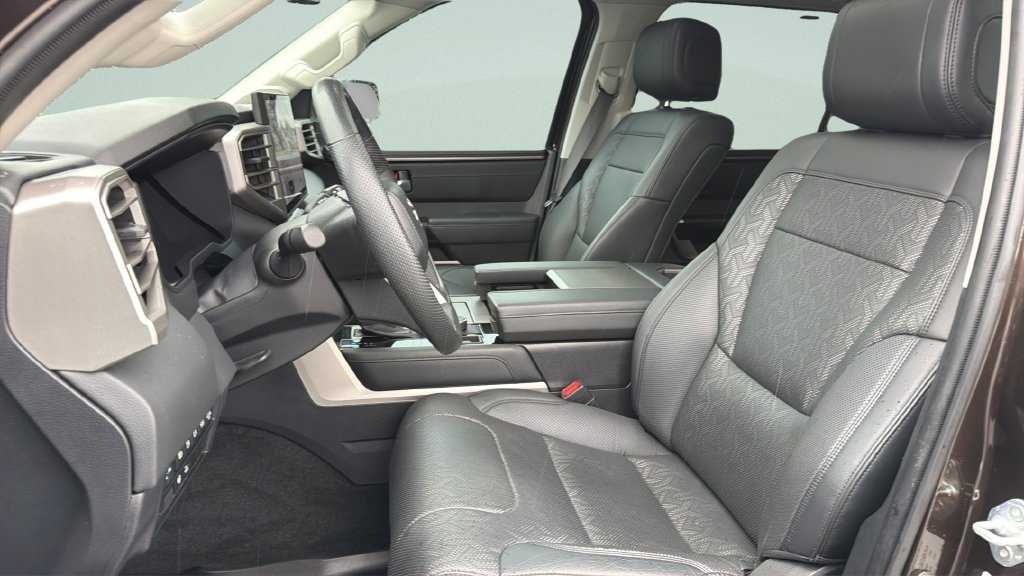 Used 2024  Toyota Limited image 31