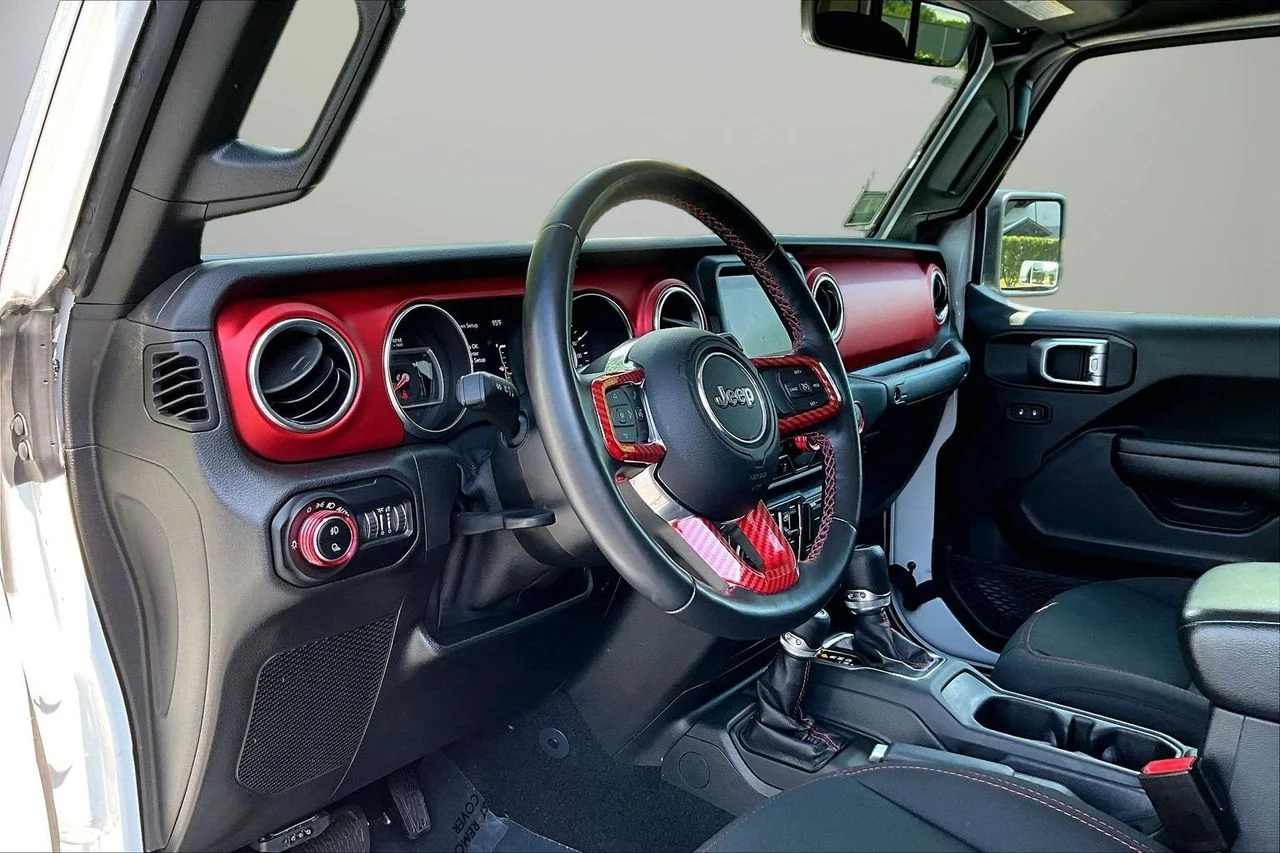 Used 2021 White Jeep Rubicon image 19