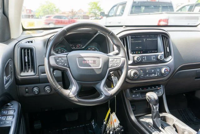 Used 2022 Summit White GMC AT4 w/Leather image 12
