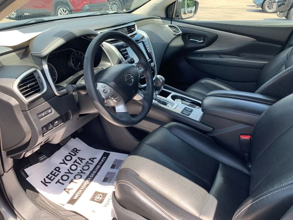 Used 2018 Gray Nissan SL image 11