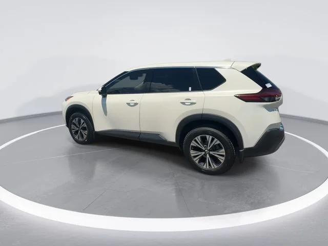 Used 2021 White Nissan SV image 6