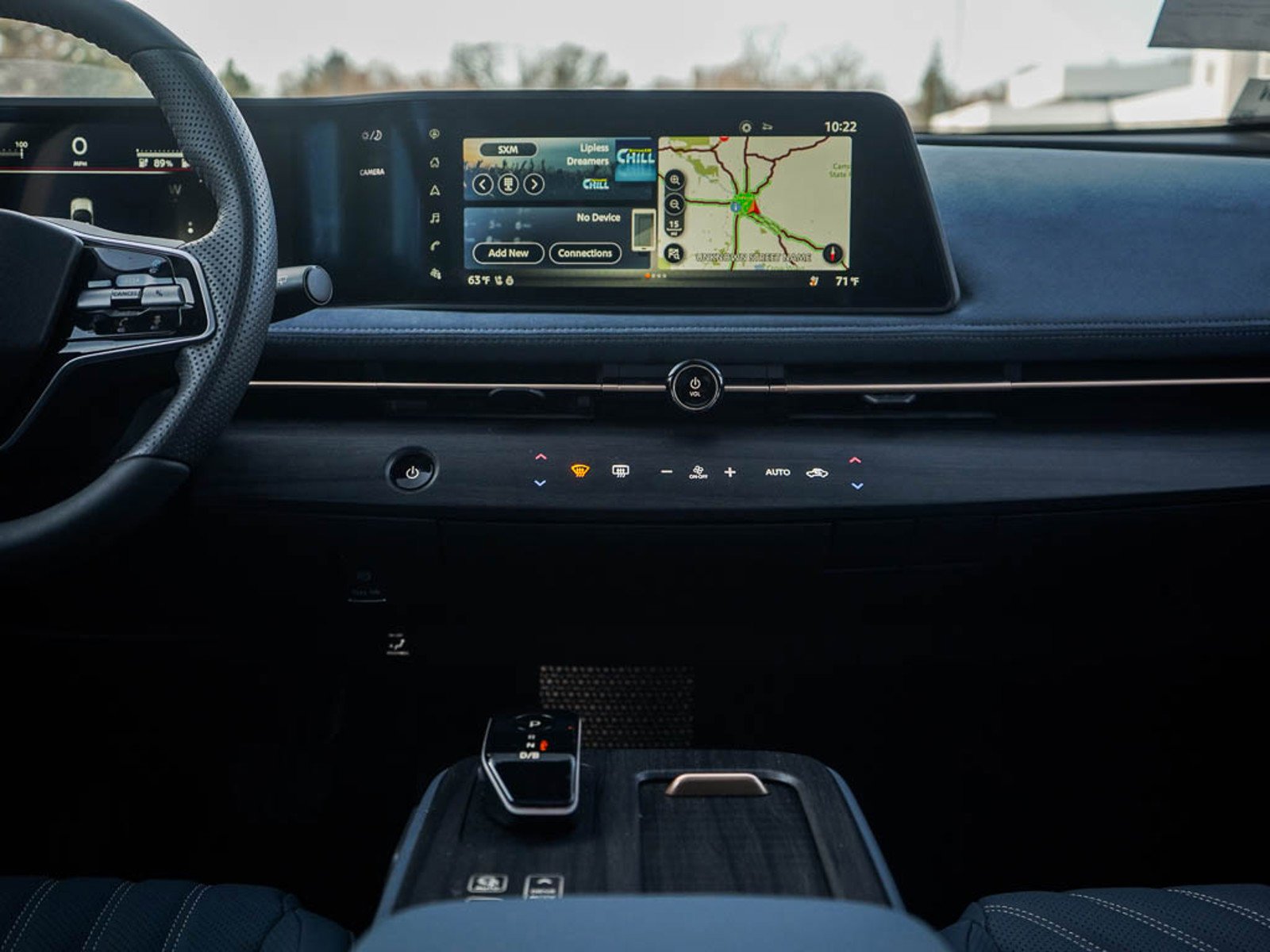 2025 Nissan ARIYA Platinum+ - Photo 17