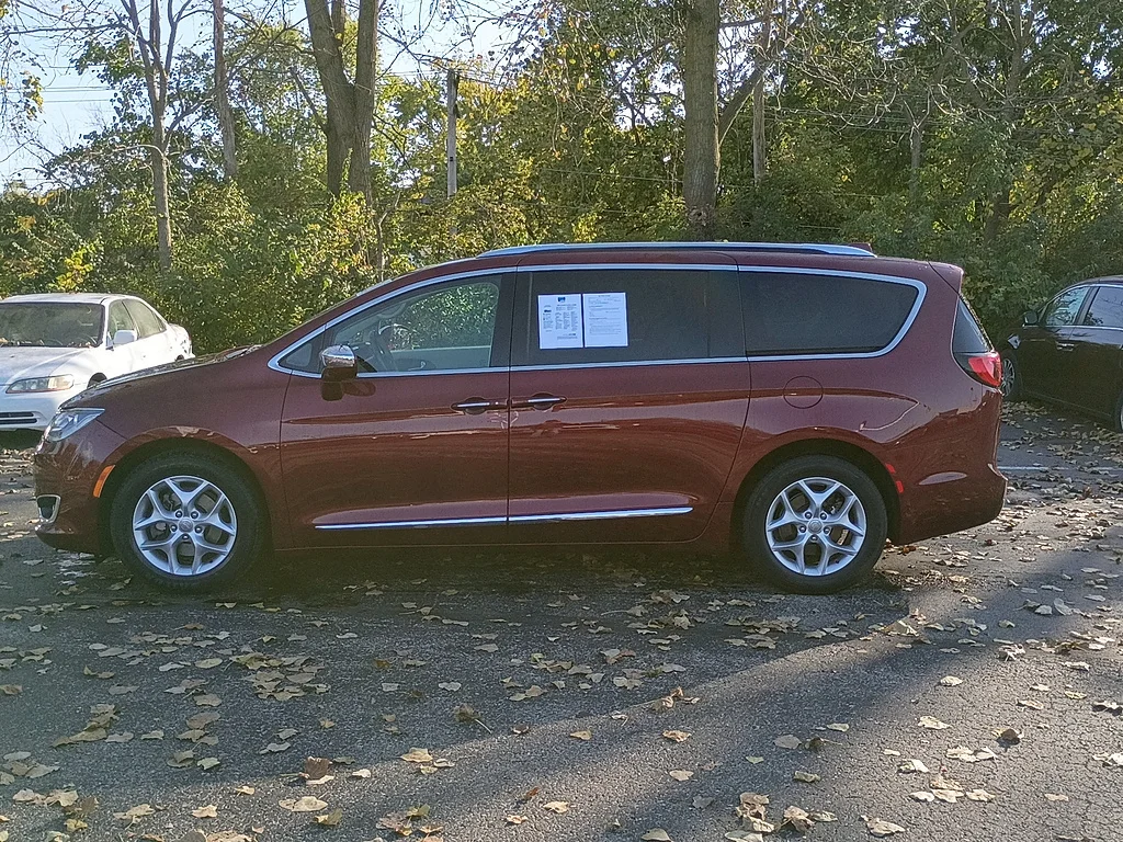 Used 2020 Velvet Red Pearl Coat Chrysler Limited image 6