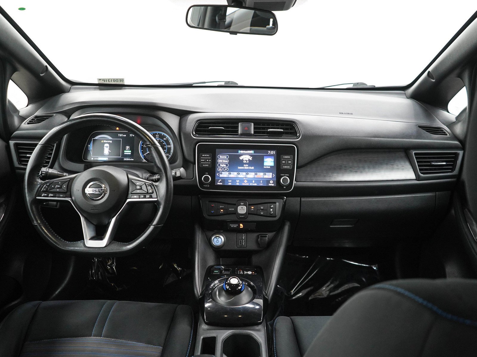 Used 2020 Gun Metallic Nissan SV Hatchback image 14