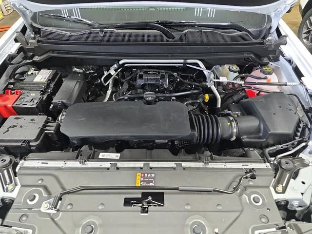 New 2026 Summit White Chevrolet Z71 image 28