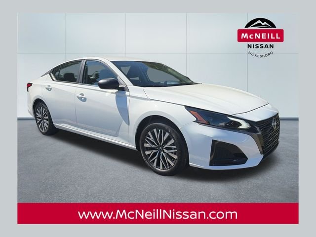 New 2026 White Nissan SV image 1