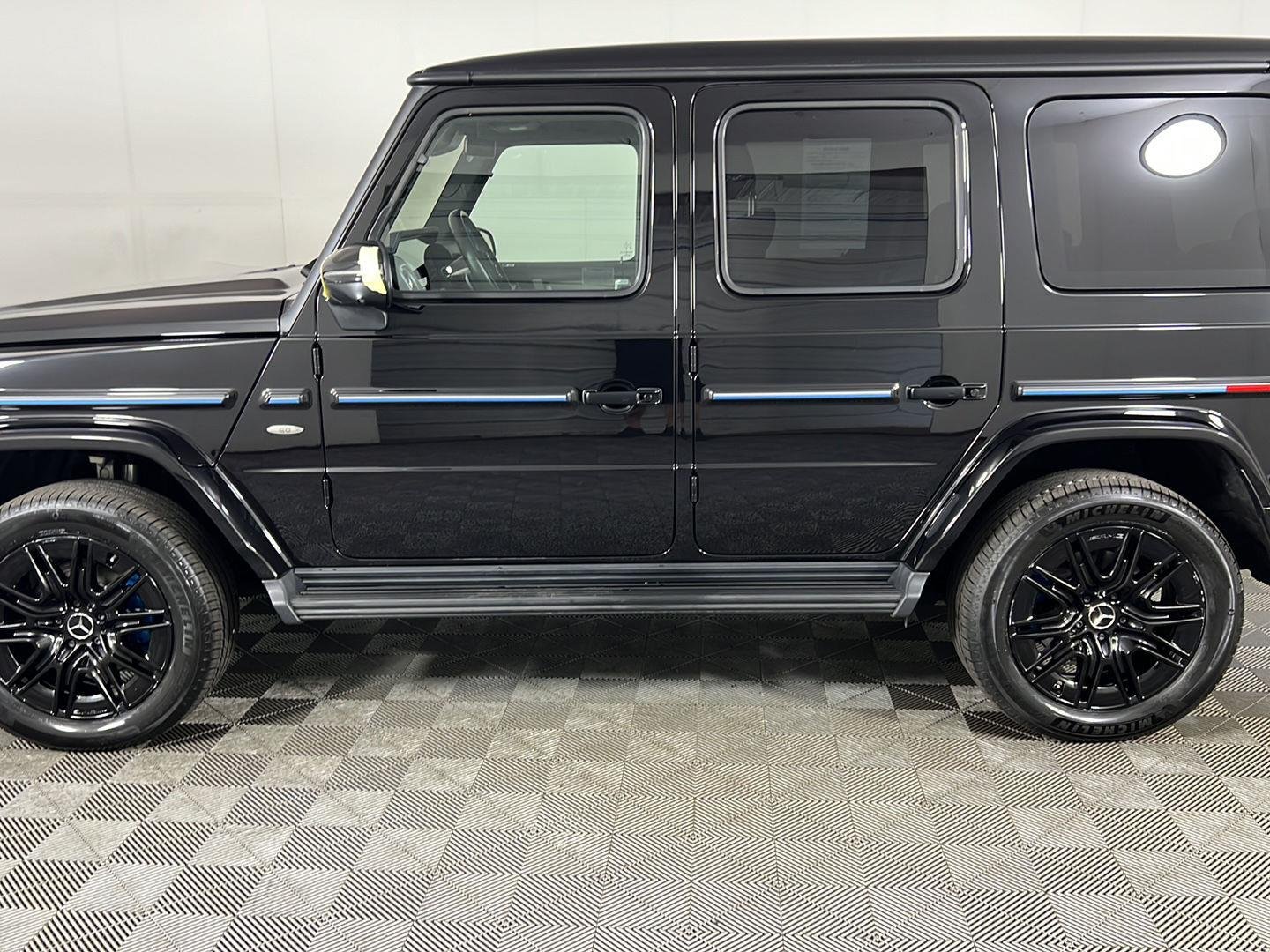 Certified Used 2025 Obsidian Black Metallic Mercedes-Benz G 580e image 25