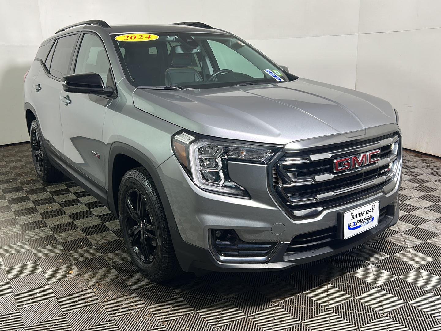 Used 2024 Sterling Metallic GMC AT4 image 4
