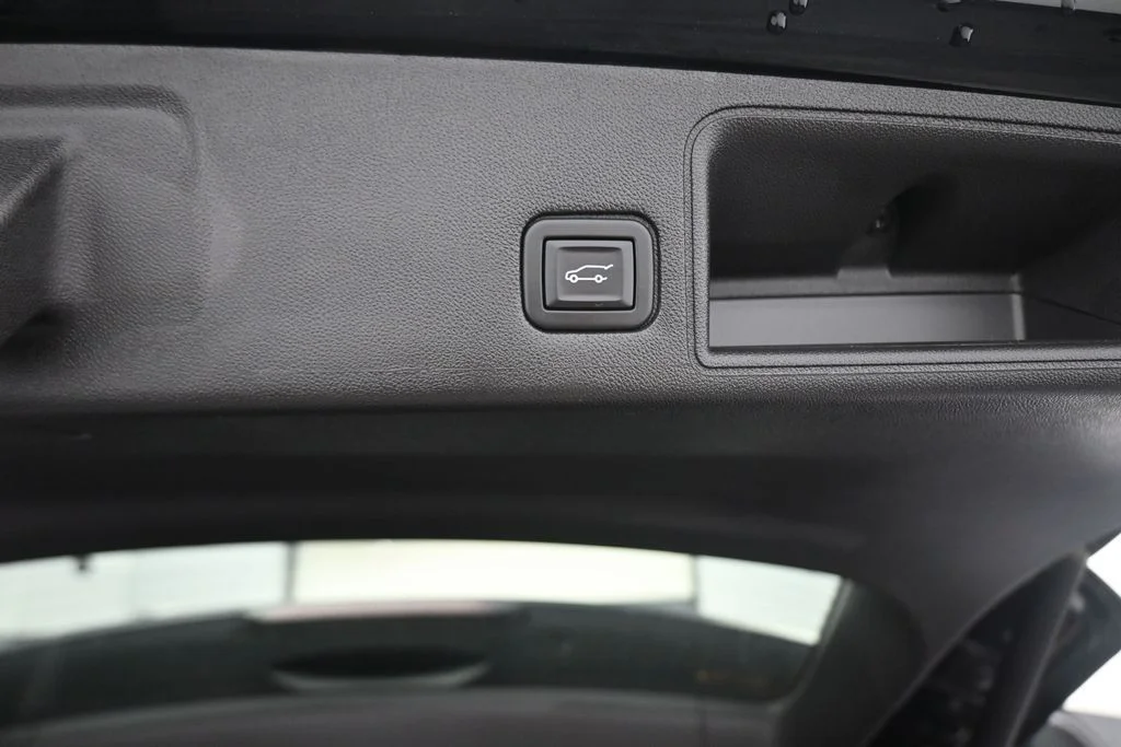 Used 2022 Black GMC AT4 image 44