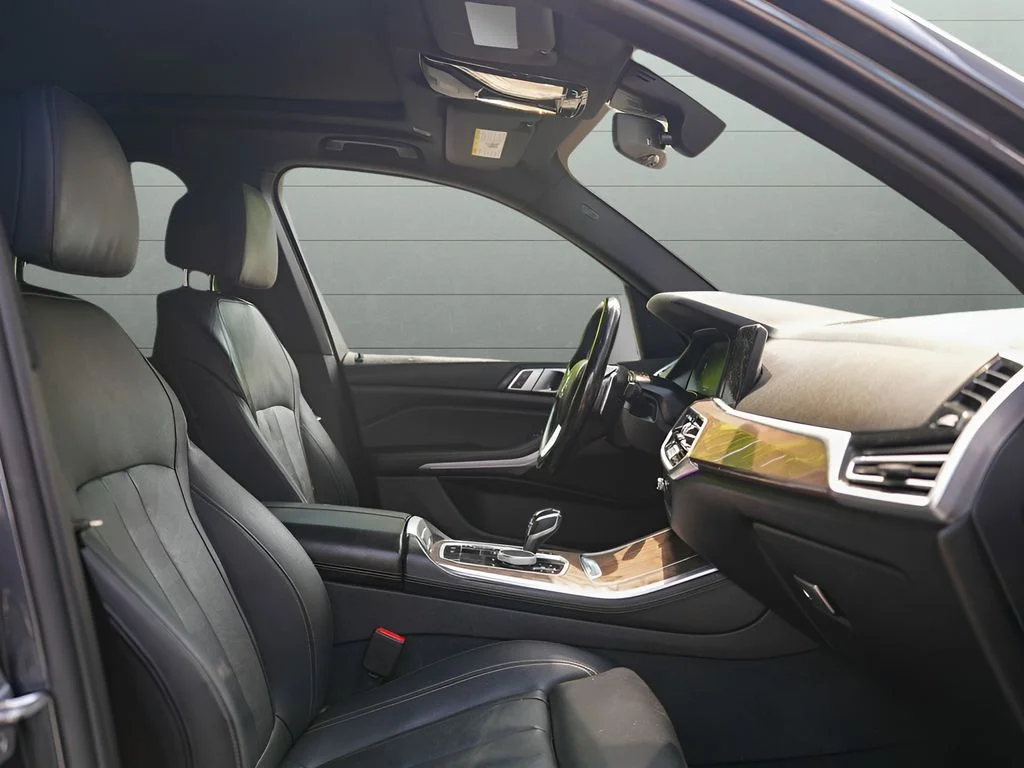 Used 2019 Gray BMW xDrive40i image 37