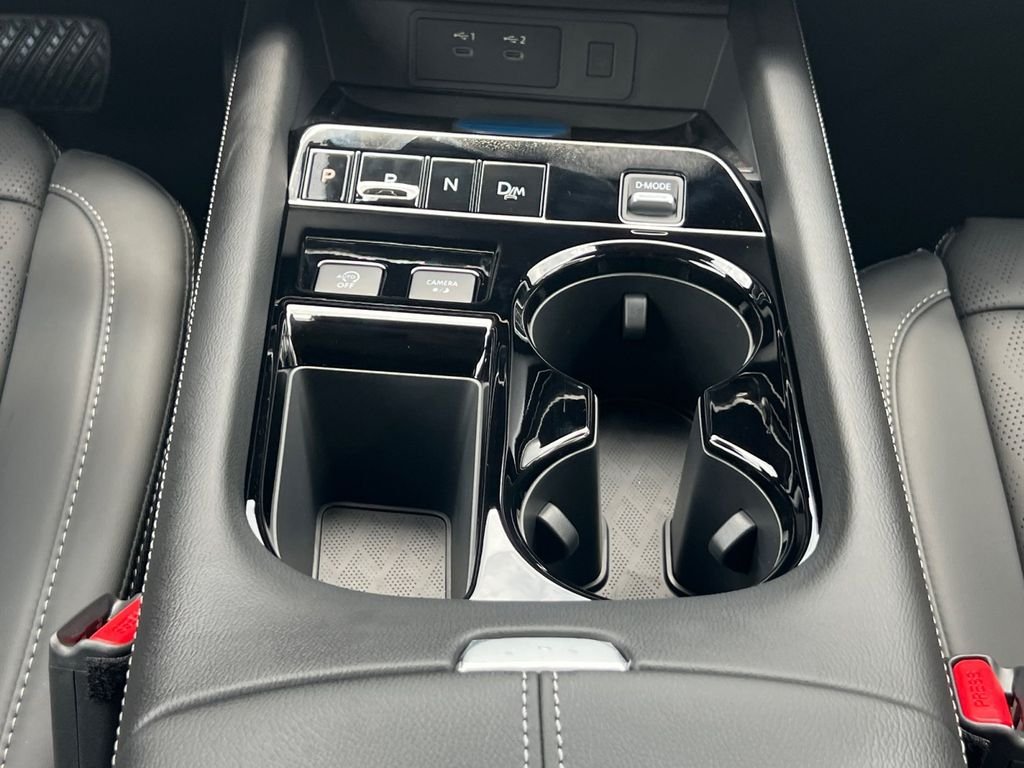 New 2026 Everest White Pearl TriCoat / Super Black Two-tone Nissan Platinum image 12