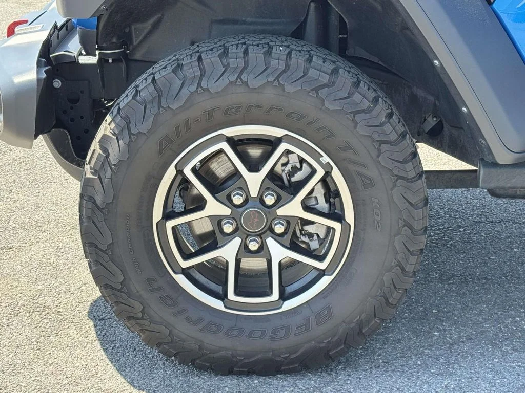 Used 2025 Blue Jeep Rubicon image 12