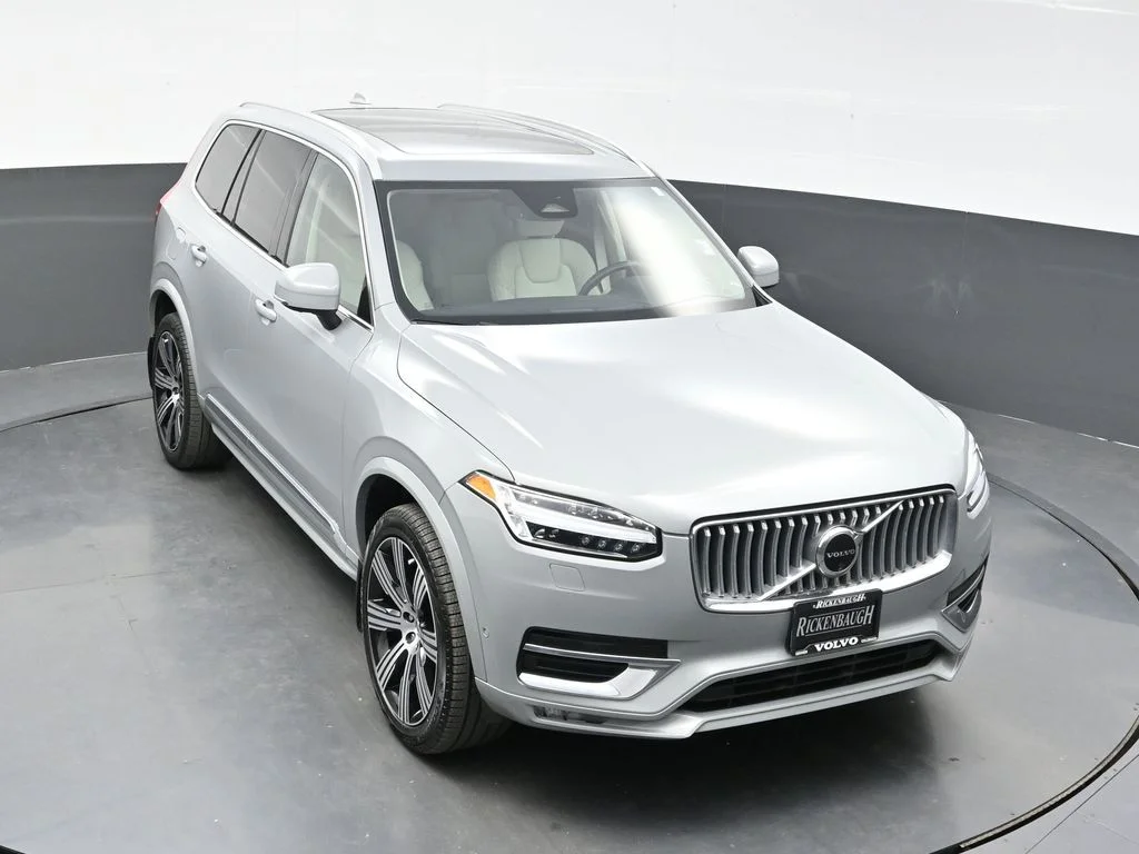 Certified Used 2024 Vapour Grey Volvo Plus image 32