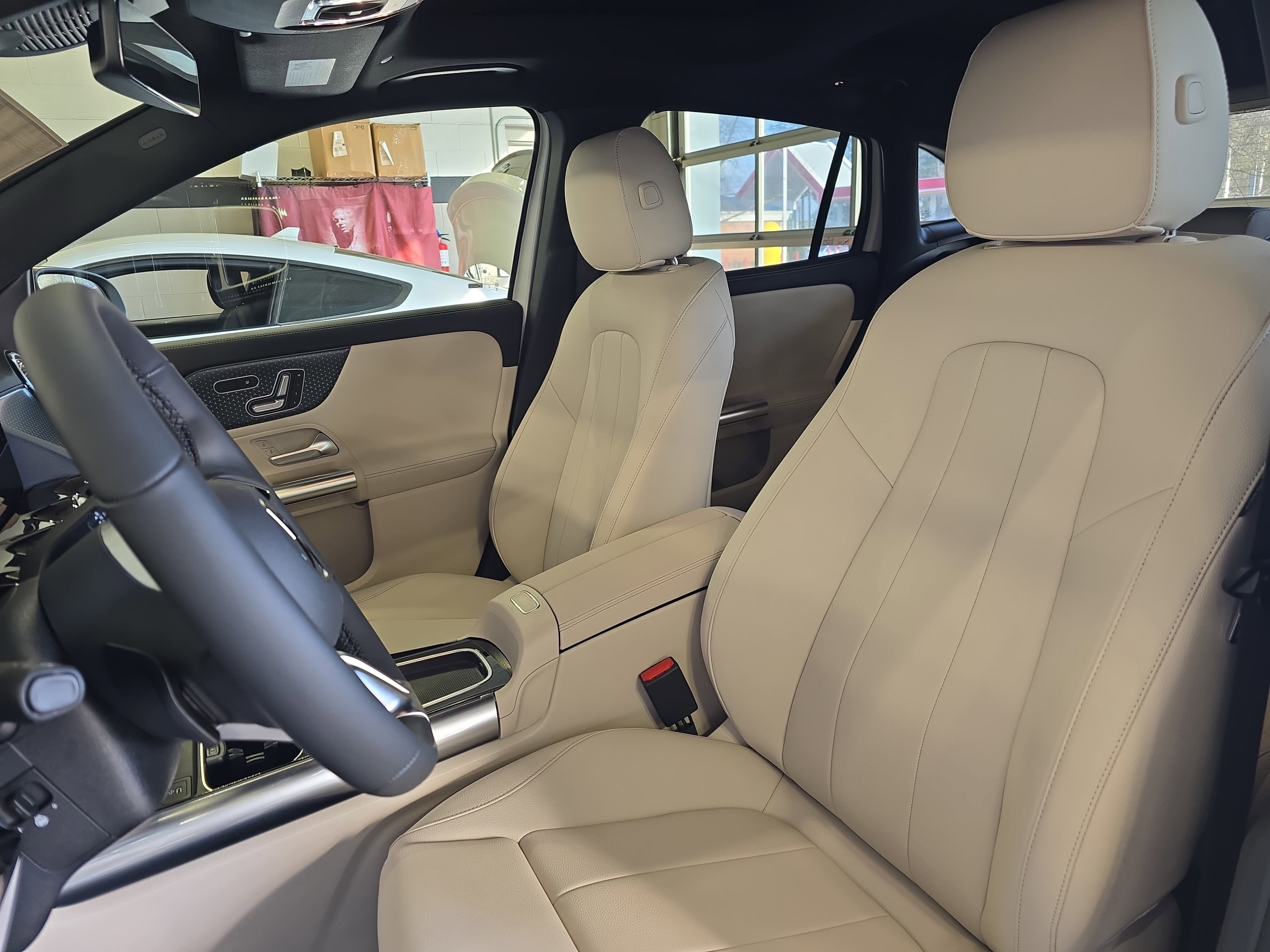 New 2026 Polar White Mercedes-Benz GLA250 image 16