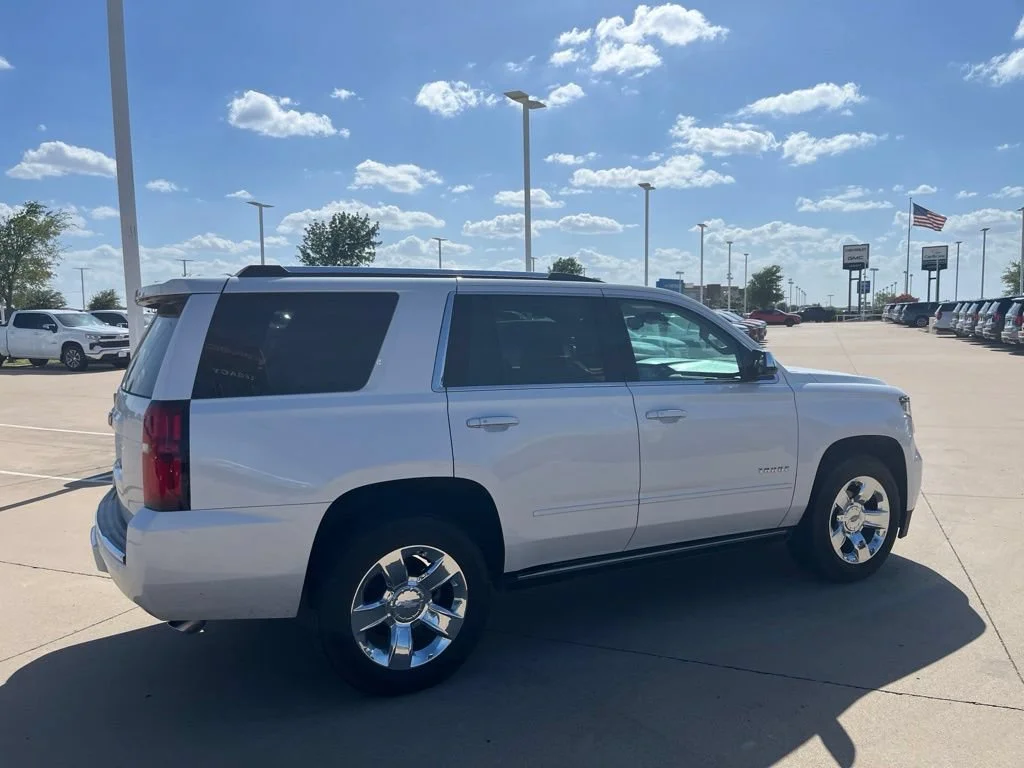 Used 2019 IRIDESCENT PEARL TRICOAT Chevrolet Premier image 5