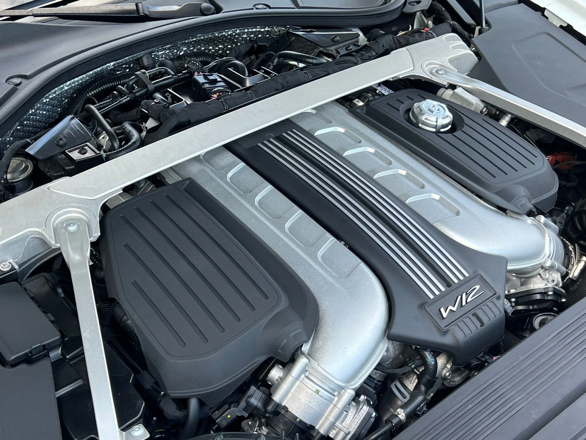 Used 2023  Bentley Speed image 44