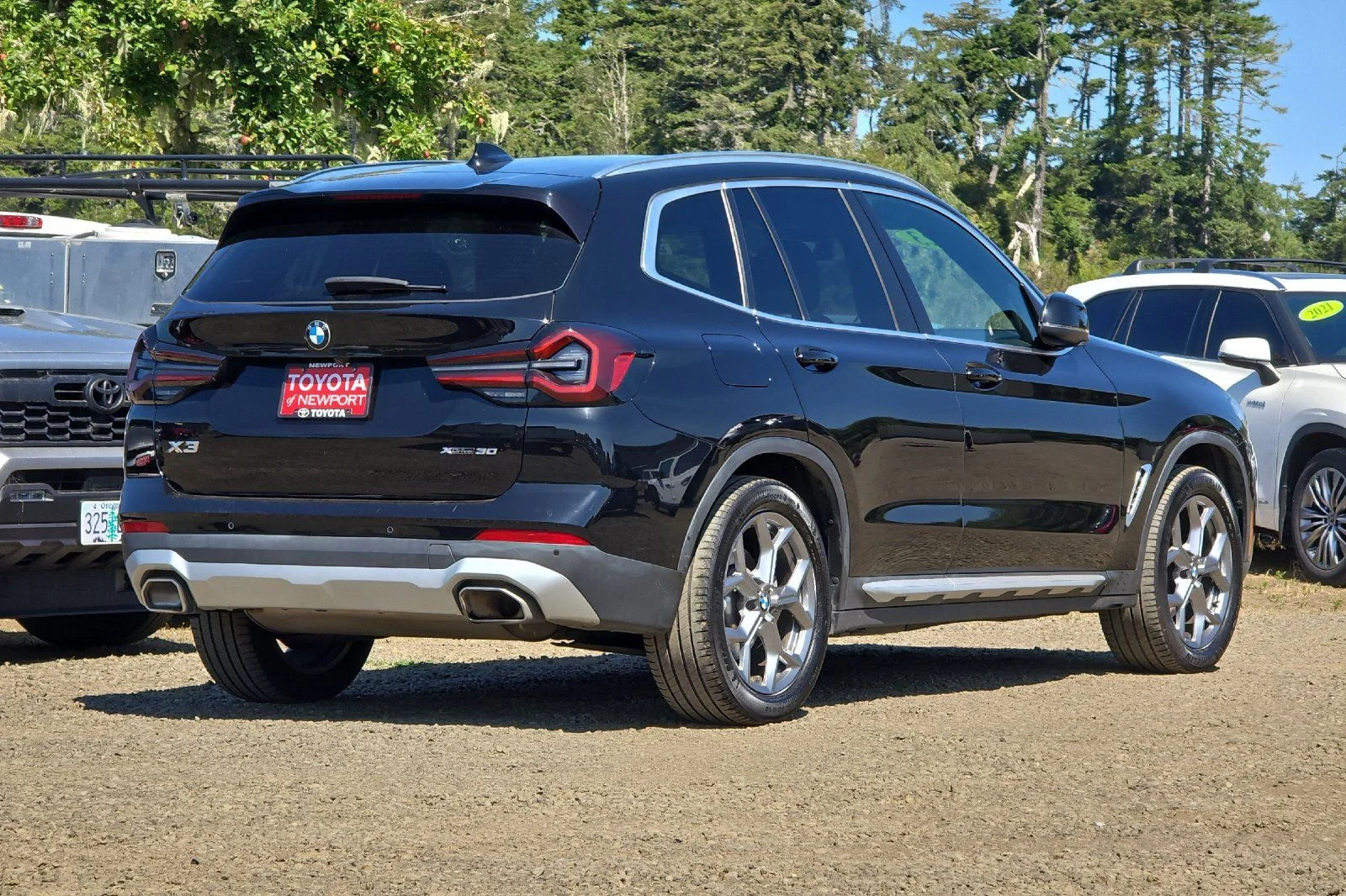 Used 2023 Black BMW xDrive30i image 4