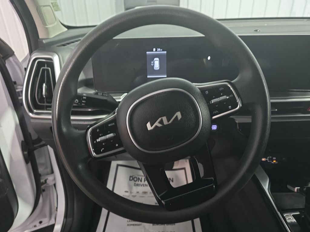 Used 2024 White Kia LX image 18