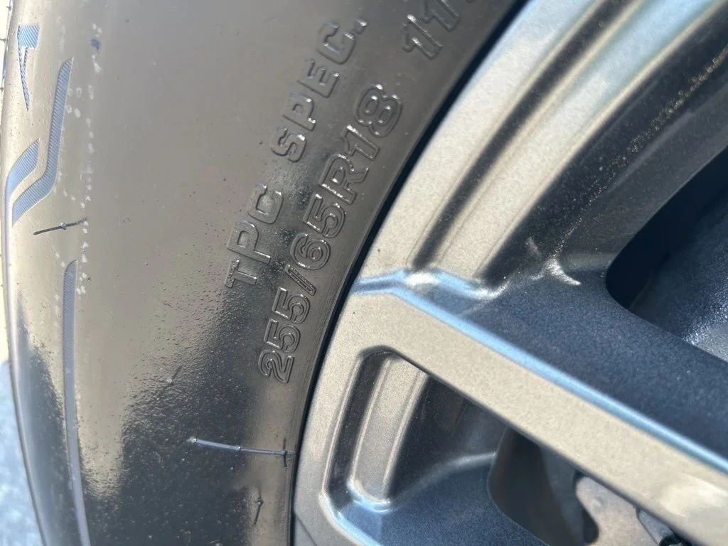 New 2026 Summit White GMC Elevation image 36
