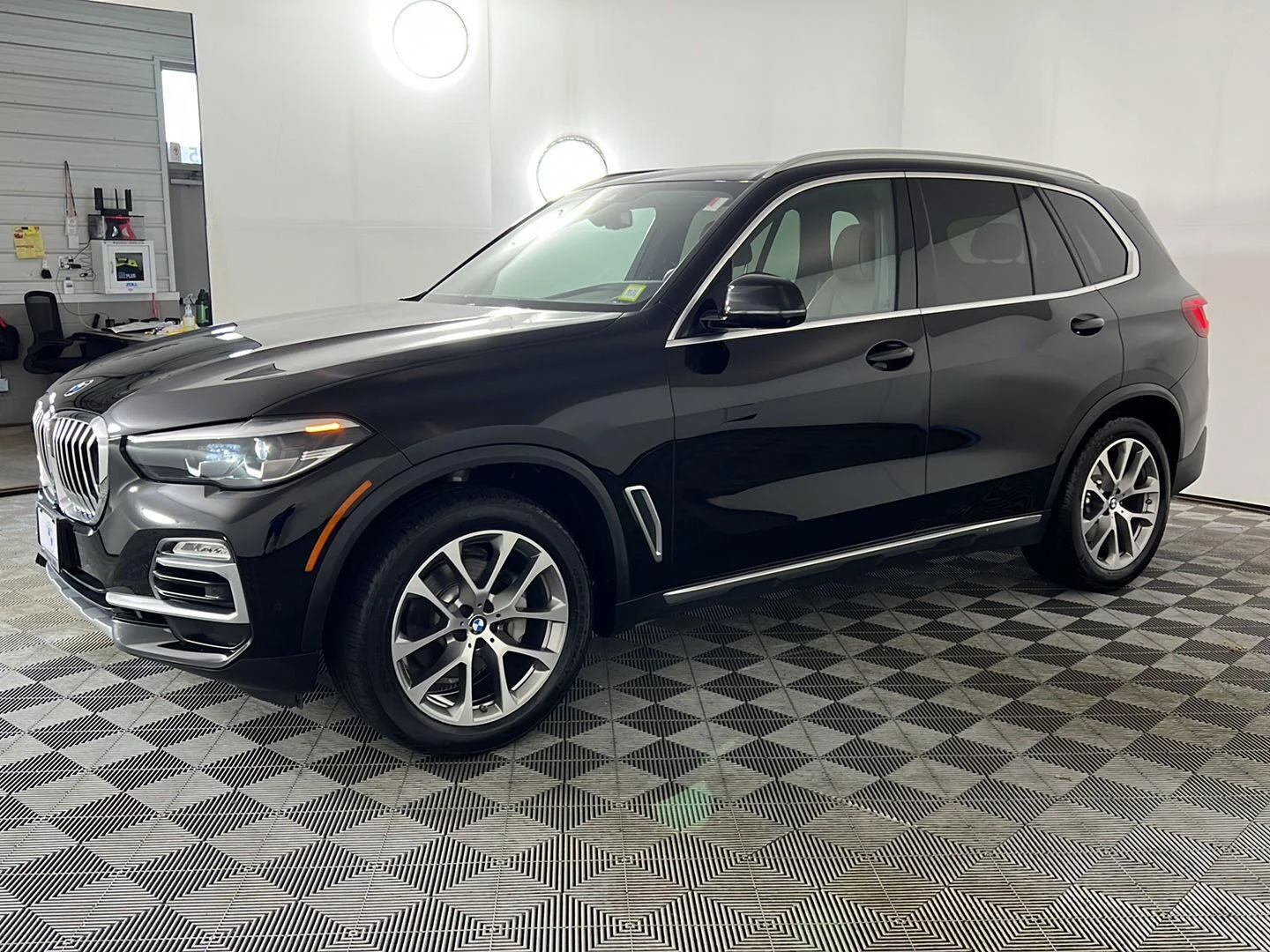 Used 2020 Jet Black BMW xDrive40i image 12