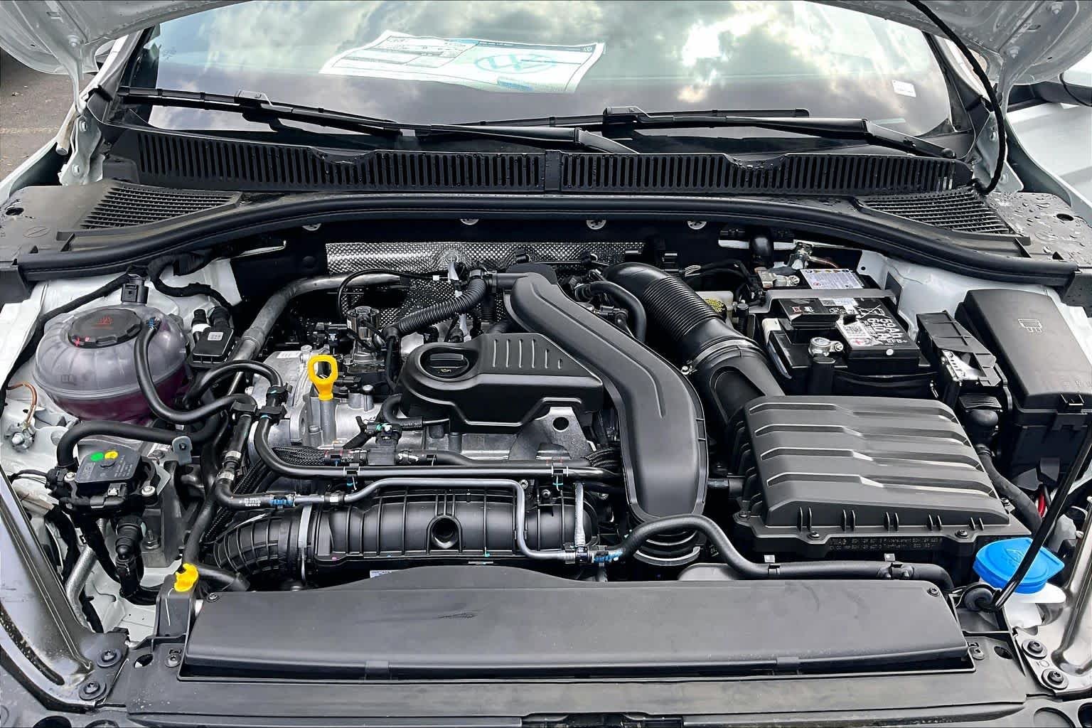 New 2026 Pure White Volkswagen 1.5T Sport image 16