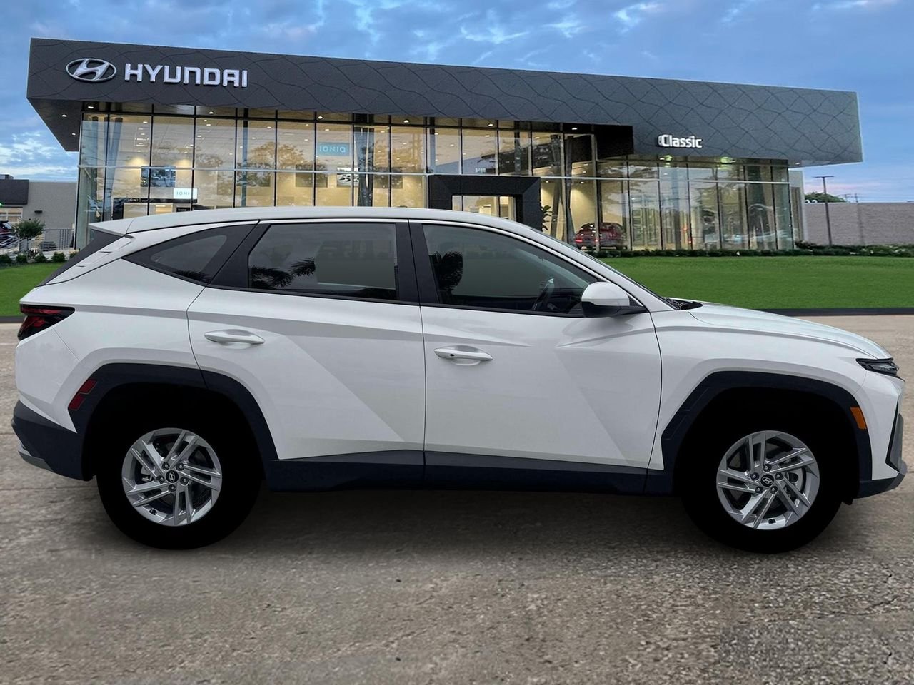 New 2026 Serenity White Pearl Hyundai SE image 9