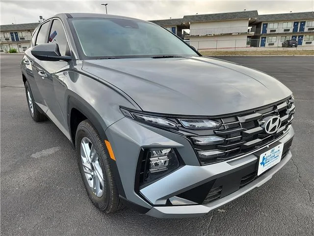 New 2026 Hampton Gray Hyundai SE image 6