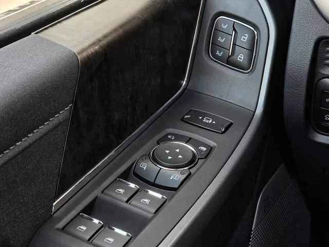 New 2026 Carbonized Gray Metallic Ford F-250® Lariat® image 31