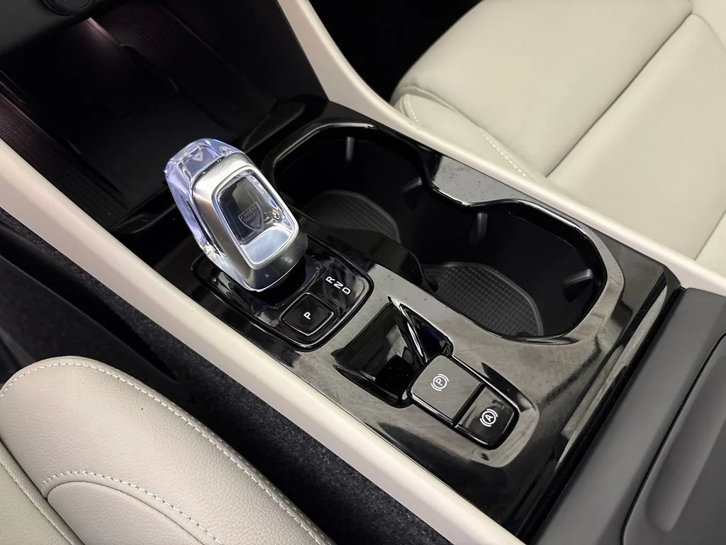 New 2026 Crystal White Volvo Plus image 30