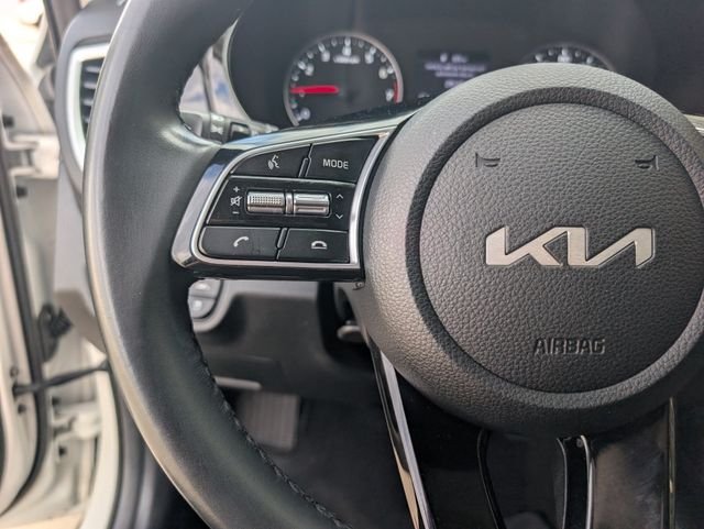 Used 2022 White Kia EX image 13