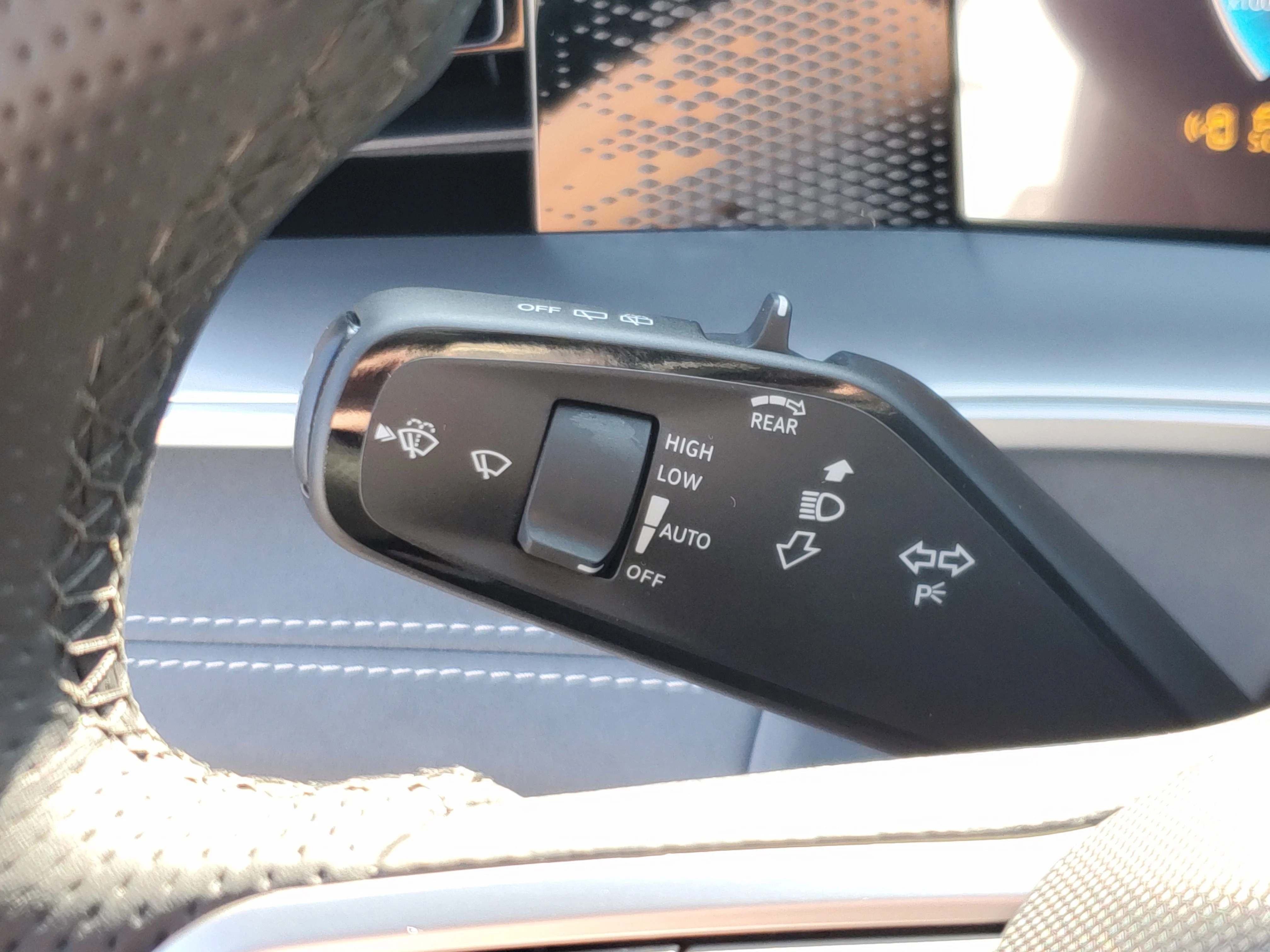 New 2026 White Volkswagen SE R-Line Black image 26