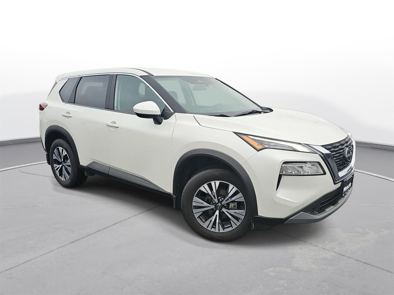 Used 2023 Pearl White Tri Nissan SV image 4