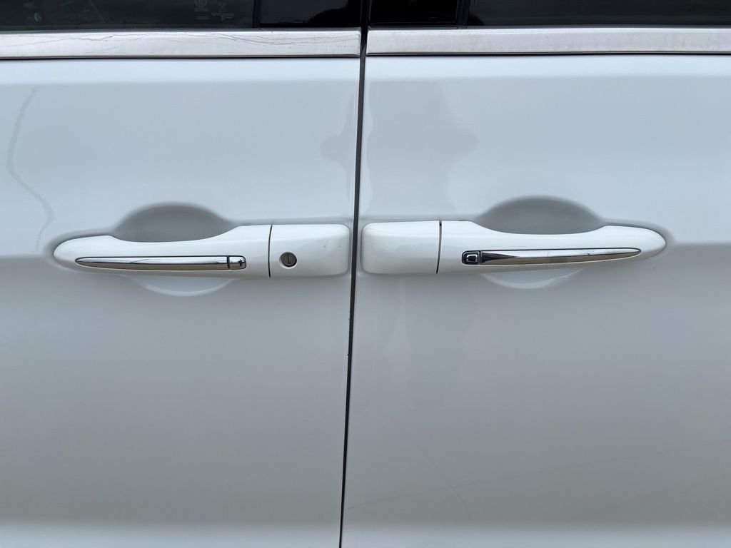 2020 Chrysler Pacifica Hybrid Limited - Photo 14