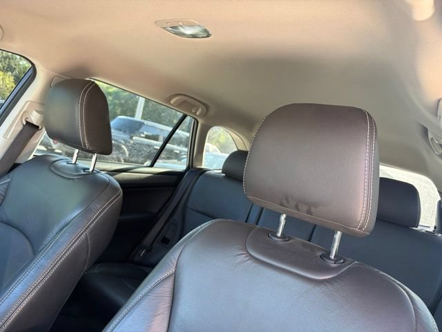 Used 2018 Twilight Blue Metallic Subaru Premium image 6