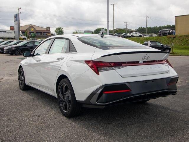New 2026 White Hyundai SEL Sport Premium image 11