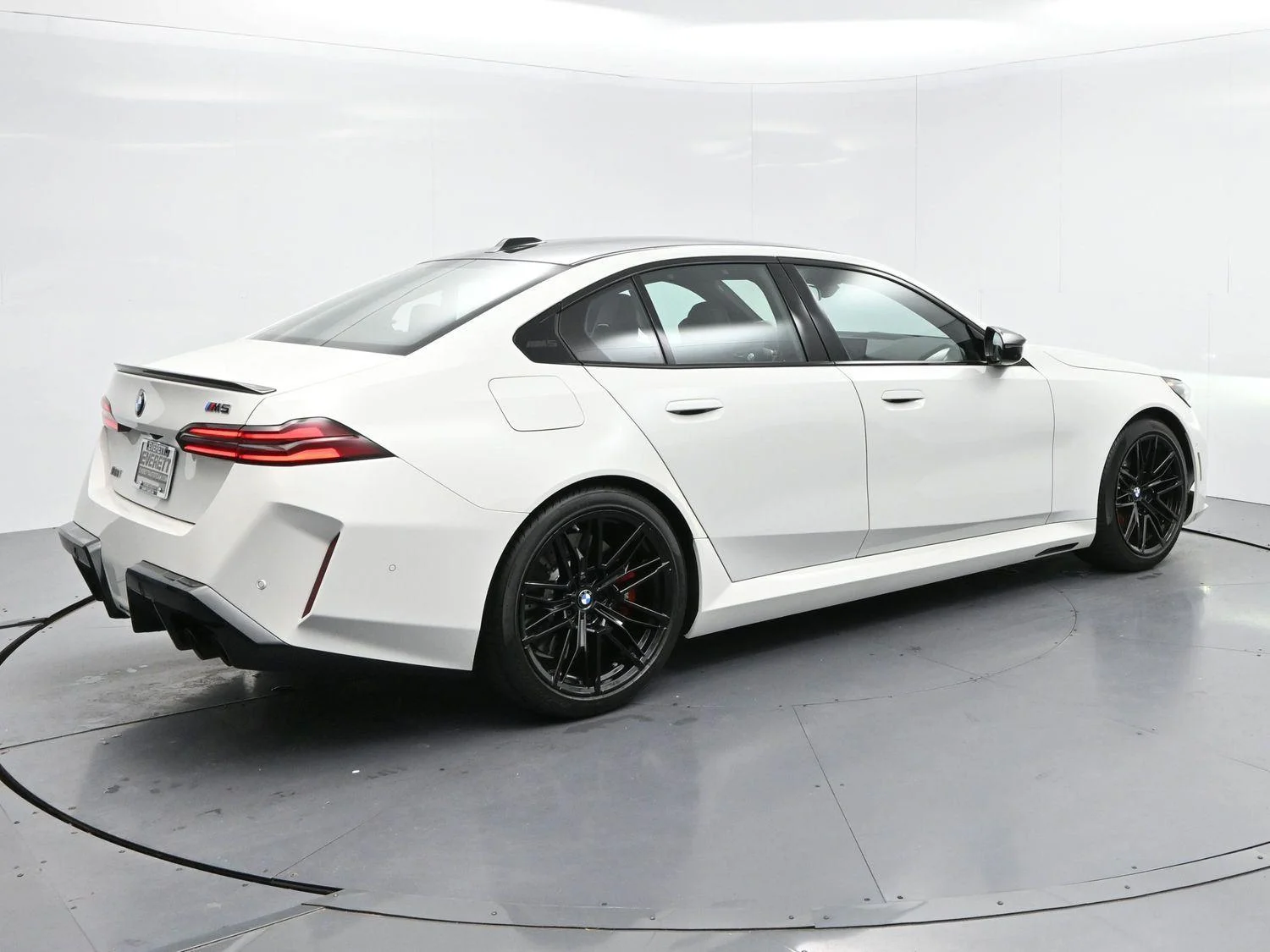 Used 2025 Alpine White BMW Sedan image 7