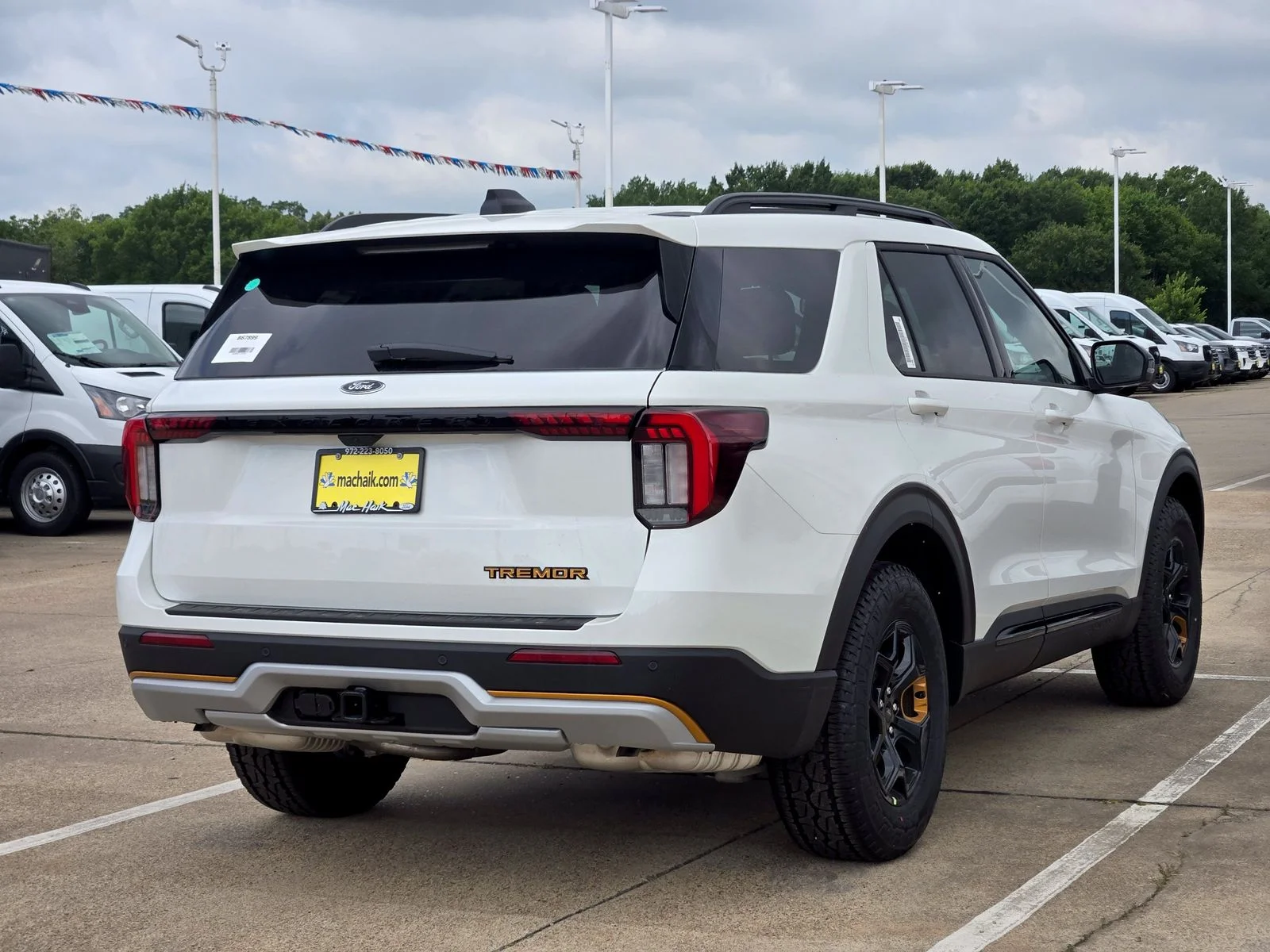 New 2026 Star White Metallic Tri-Coat Ford Tremor® image 4