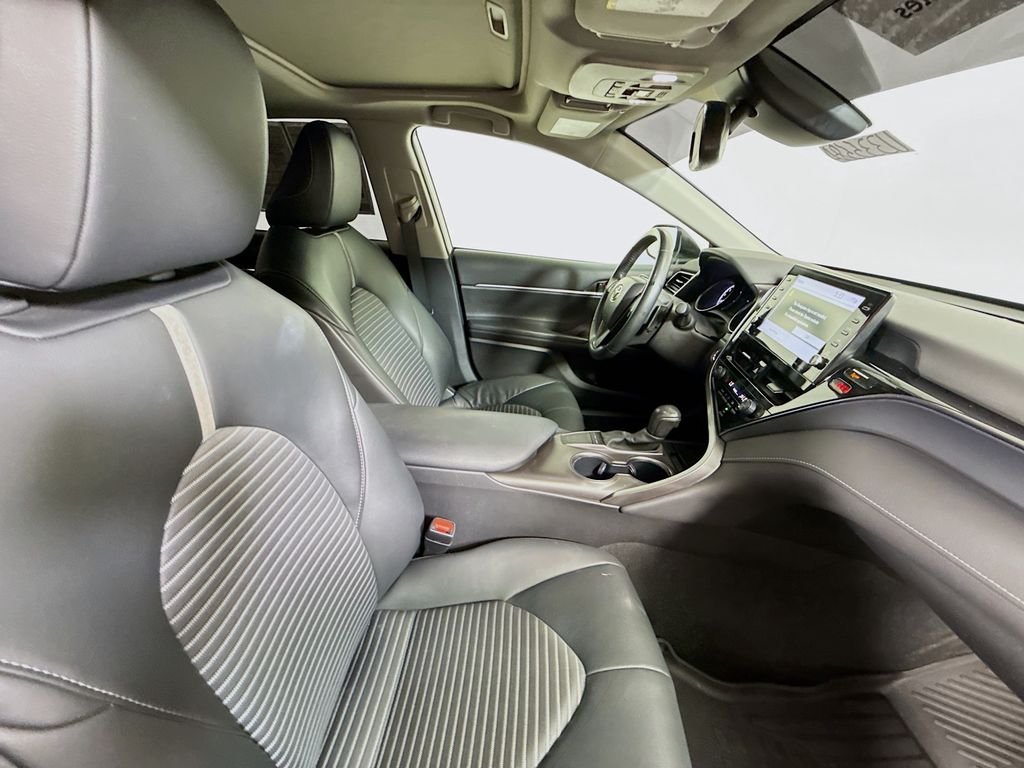Used 2023 Ice Cap Toyota SE image 25