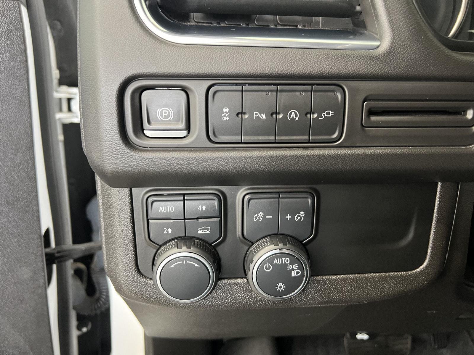 Used 2021 Summit White Chevrolet LT image 14