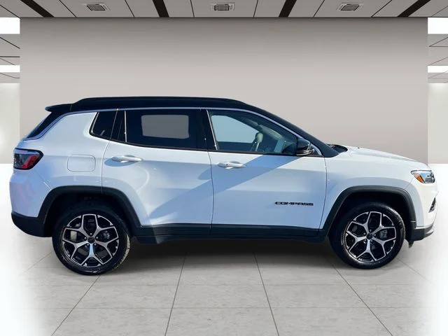 Used 2025 White Jeep Limited image 2