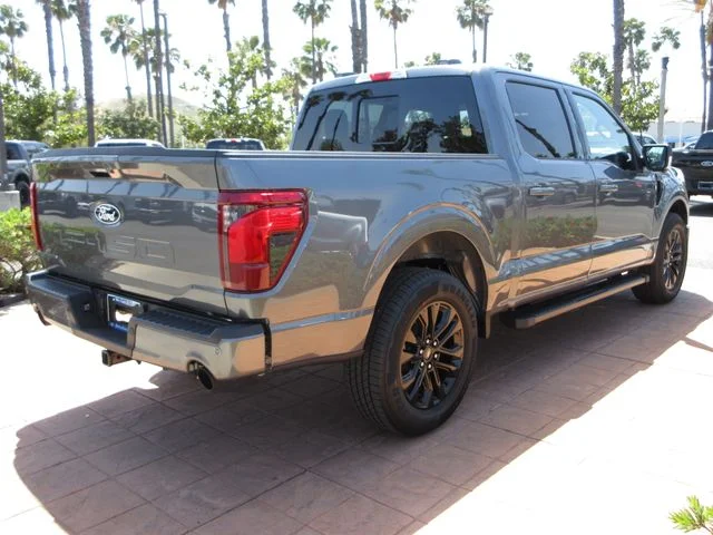 New 2026 Carbonized Gray Metallic Ford XLT image 4
