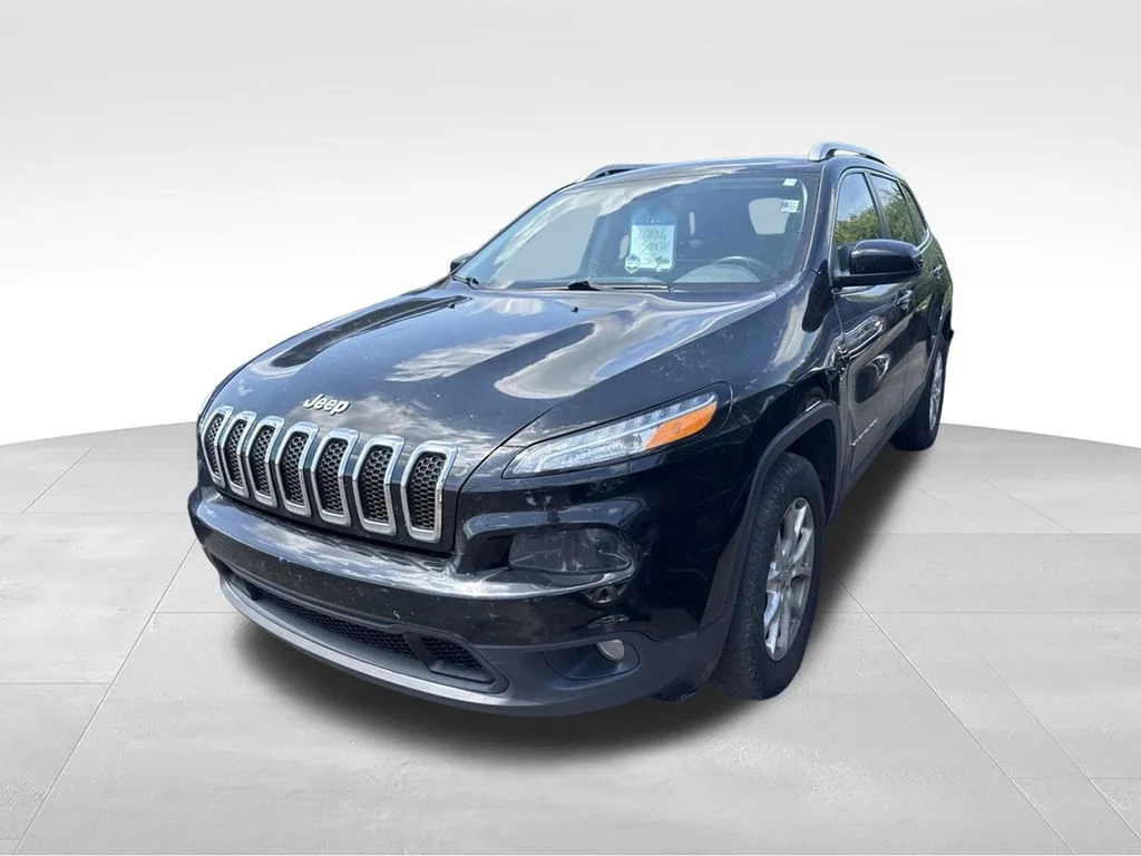 Used 2017 Black Jeep Latitude image 5