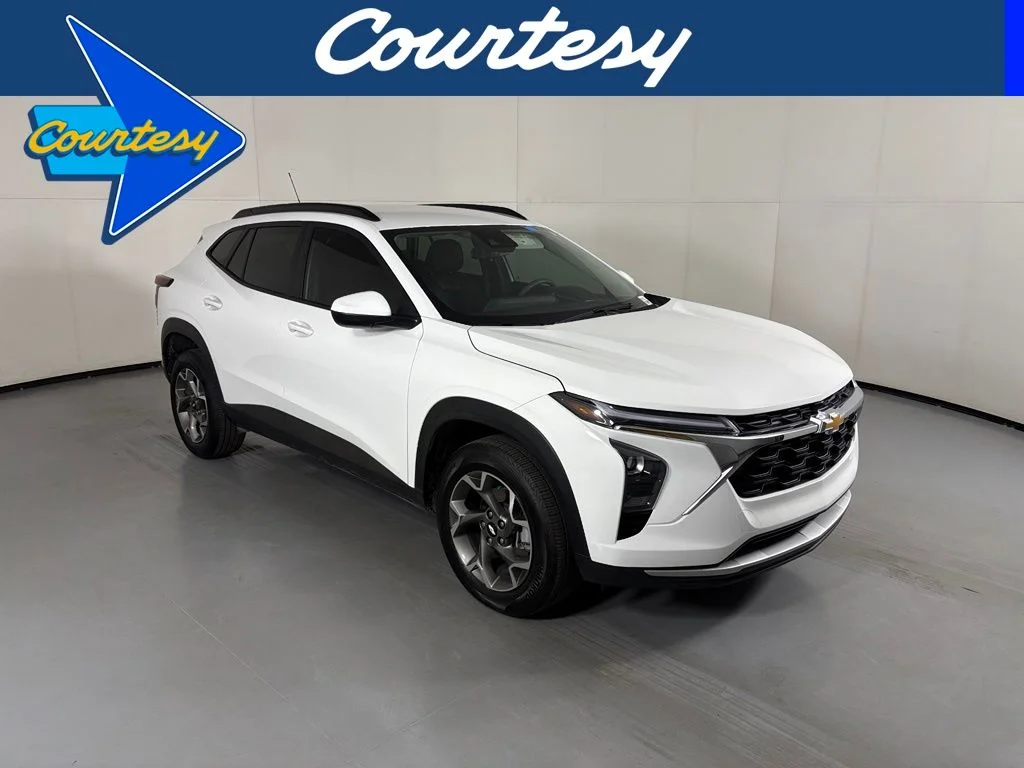 Used 2025 White Chevrolet LT image 1