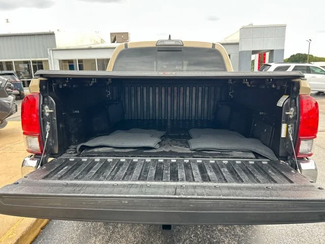 Used 2019 Quicksand Toyota SR5 image 9