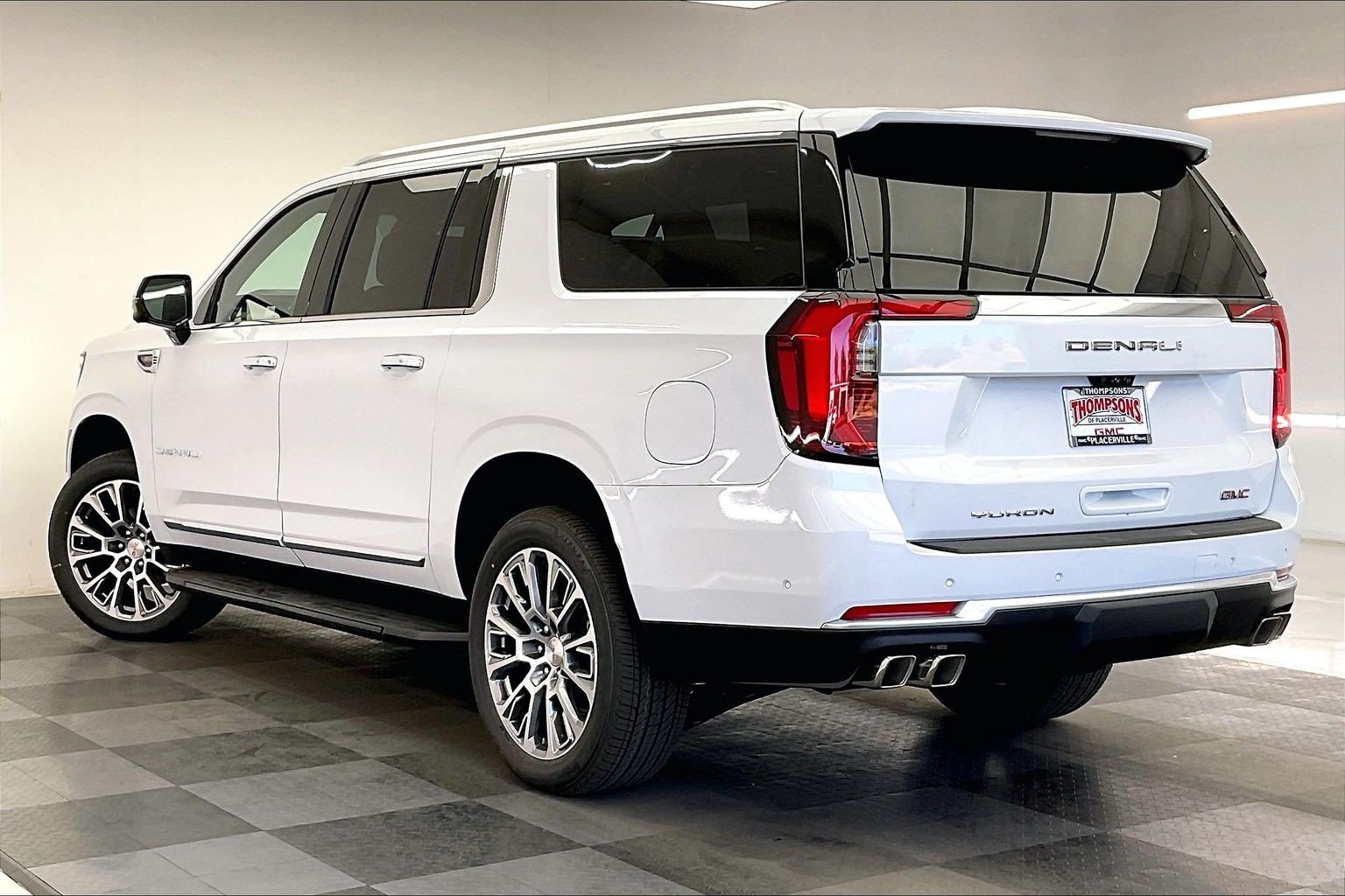 2026 GMC Yukon XL Denali - Photo 2